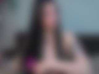 EmelineMooring's Live Sex Cam Show