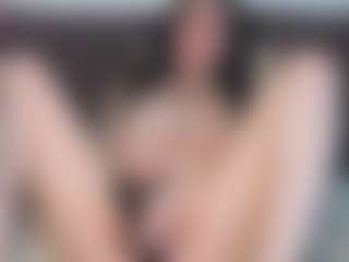 EmelineMooring's Live Sex Cam Show