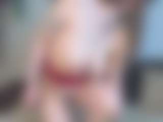 EmelineMooring's Live Sex Cam Show