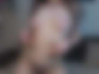 EmelineMooring's Live Sex Cam Show