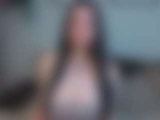 EmelineMooring's Live Sex Cam Show