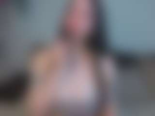 EmelineMooring's Live Sex Cam Show