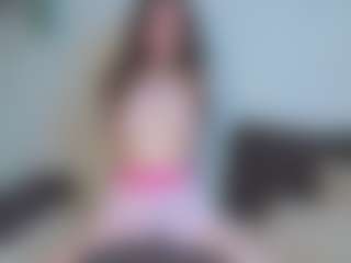 EmelineMooring's Live Sex Cam Show