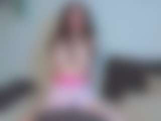 EmelineMooring's Live Sex Cam Show