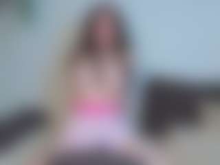 EmelineMooring's Live Sex Cam Show