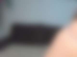 EmelineMooring's Live Sex Cam Show