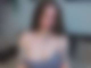 EmelineMooring's Live Sex Cam Show