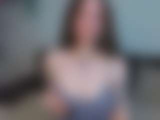 EmelineMooring's Live Sex Cam Show