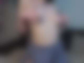 EmelineMooring's Live Sex Cam Show