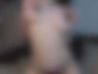 EmelineMooring's Live Sex Cam Show