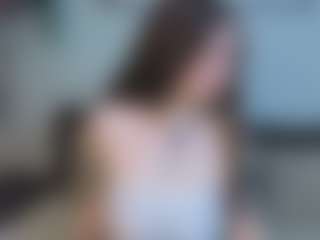 EmelineMooring's Live Sex Cam Show