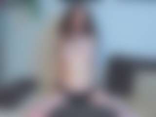 Live cam show with EmelineMooring - Blue Eyes on Gym Cam Girls