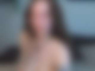 EmelineMooring's Live Sex Cam Show