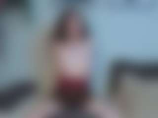 EmelineMooring's Live Sex Cam Show