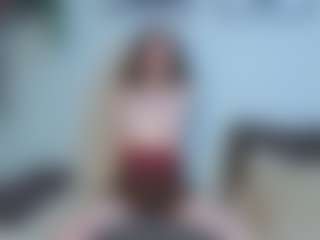 Live cam show with EmelineMooring - Tease Big Tits on Camiplay Live