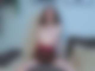 EmelineMooring's Live Sex Cam Show