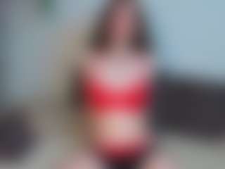 EmelineMooring's Live Sex Cam Show