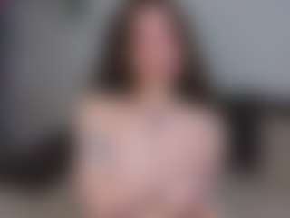 Live cam show with EmelineMooring - Smoking on Camsoda