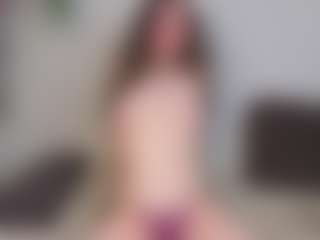 EmelineMooring's Live Sex Cam Show