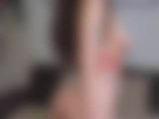 Live cam show with EmelineMooring - HD on Cam Slut
