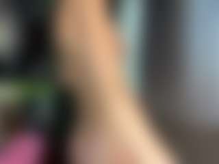 Live cam show with JoanneLeard - Green Eyes on live18s.com
