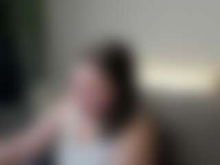 Live cam show with Maya-Raay - Oil on eurowanks.com
