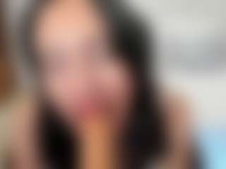 Live cam show with Shary-leon - Athletic White on Camversity | colombia