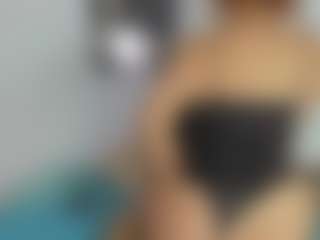 sweet-rosse72's Live Sex Cam Show