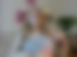 Live cam show with ZoeViltz - Blonde Hair on Milfs Live