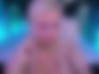 Live cam show with CrystalVibe - Facial on Camsoda