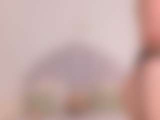 Live cam show with EmmaConti2 - Big Ass on Fling VIP Chat