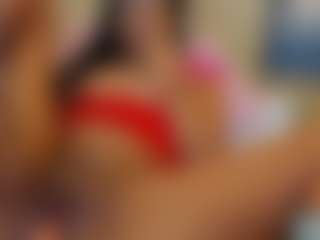 Live cam show with ErikaMoore - Striptease on slutload