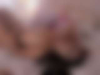 Live cam show with ErikaMoore - Fingering on slutload