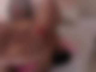 Live cam show with ErikaMoore - Ebony Teen (18+) on Streamer API