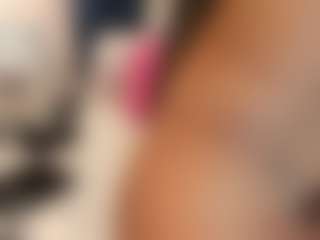 Live cam show with ErikaMoore - Black Petite on friskycurves.com