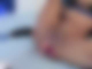 Live cam show with ErikaMoore - Pornstar Public on Mixed Magazine Live