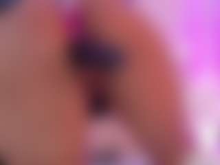 Live cam show with ErikaMoore - Squirt on Camsoda