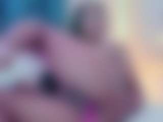 Live cam show with ErikaMoore - Latina Teen (18+) on liverealitysex.com | colombia