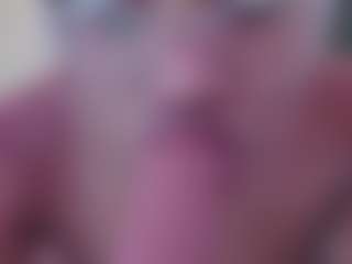 Live cam show with ErikaMoore - Public Black on livesuperchat.net