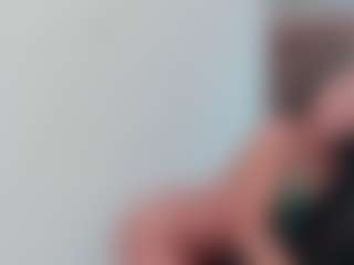 Live cam show with ErikaMoore - Petite Young Adult on Camversity