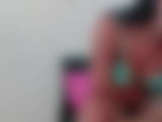 Live cam show with ErikaMoore - New Gamer on hrnylive.com