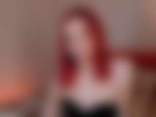 Live cam show with KiranaHayes - White on StripNow
