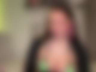 Live cam show with Ashley - Blowjob on Camiplay Live