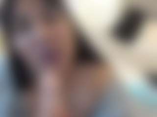 Live cam show with Gia-Fox - Facial Piercings on Cam Slut