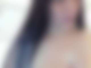 Live cam show with Gia-Fox - Masturbate on Latina Girls