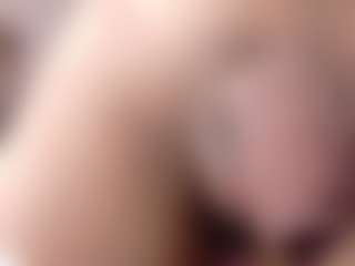 Live cam show with Kitty Kisses - Small Tits on Camsoda