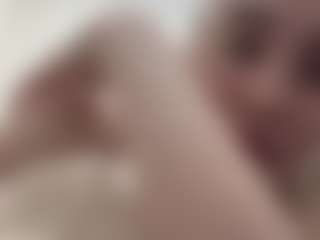 Live cam show with FloHenke - Ride Torso on wildcum.com