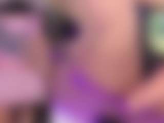 Live cam show with LadyReload - MILF on CamwithHer