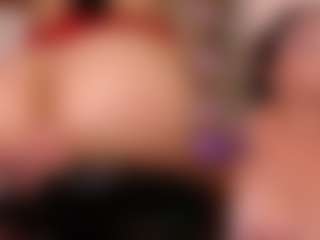Live cam show with LadyReload - Curvy on TeamSkeetLive