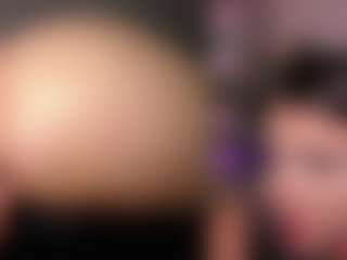 LadyReload MILF webcam performer live streaming